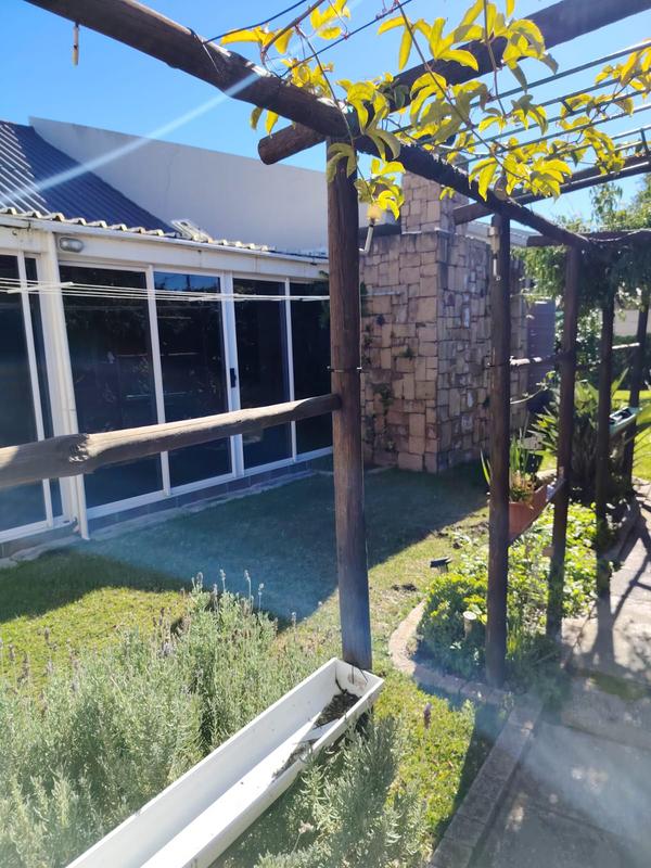 4 Bedroom Property for Sale in Sandbaai Western Cape